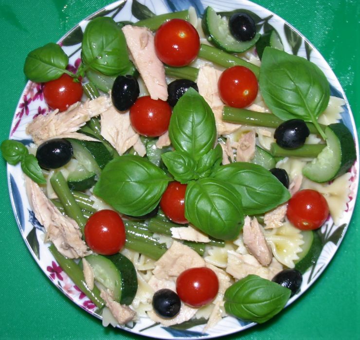 Tuna Farfalle Pasta with Courgettes,Tomatoes and Black olives.JPG