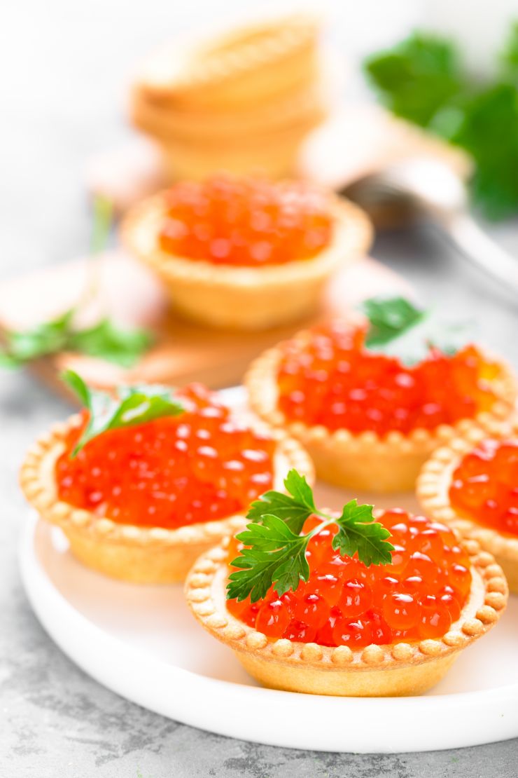 tartlets-with-red-salmon-fish-caviar-salmon-cavia-2021-08-26-17-21-07-utc.jpg