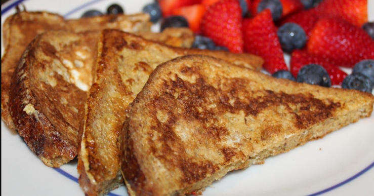 eggy bread with fruit.png