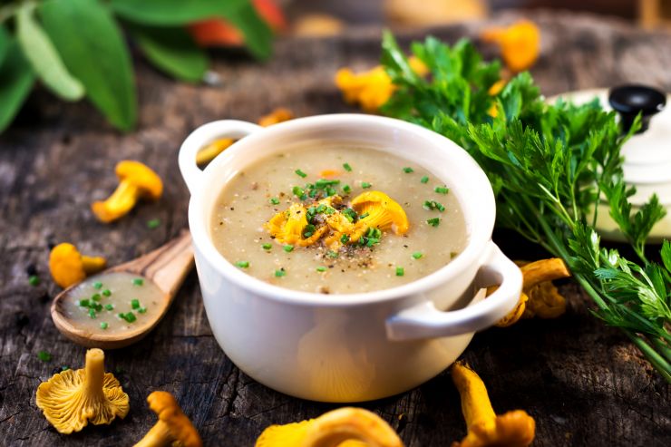 delicious-creamy-mushroom-soup-with-chanterelle-2021-08-26-17-06-06-utc.JPG