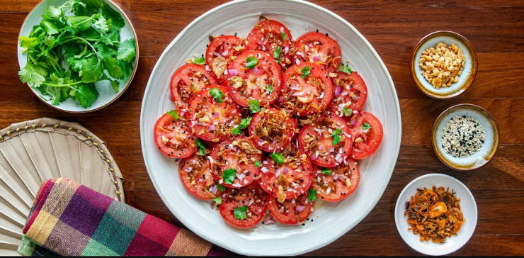 tomatosaladwith friedshallots.png