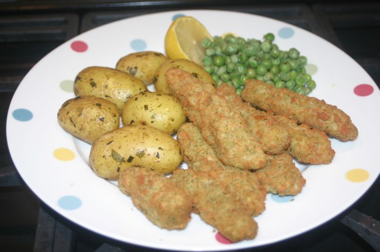 Cod Goujons with Baby potaotoes and Peas.JPG
