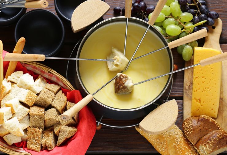 cheese-fondue-2021-08-26-16-54-40-utc.jpg
