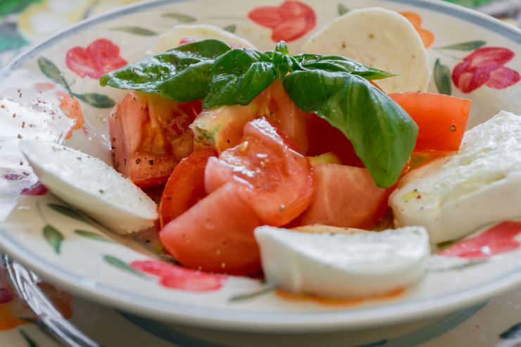 italian-caprese-salad-2021-08-26-16-15-47-utc.jpg