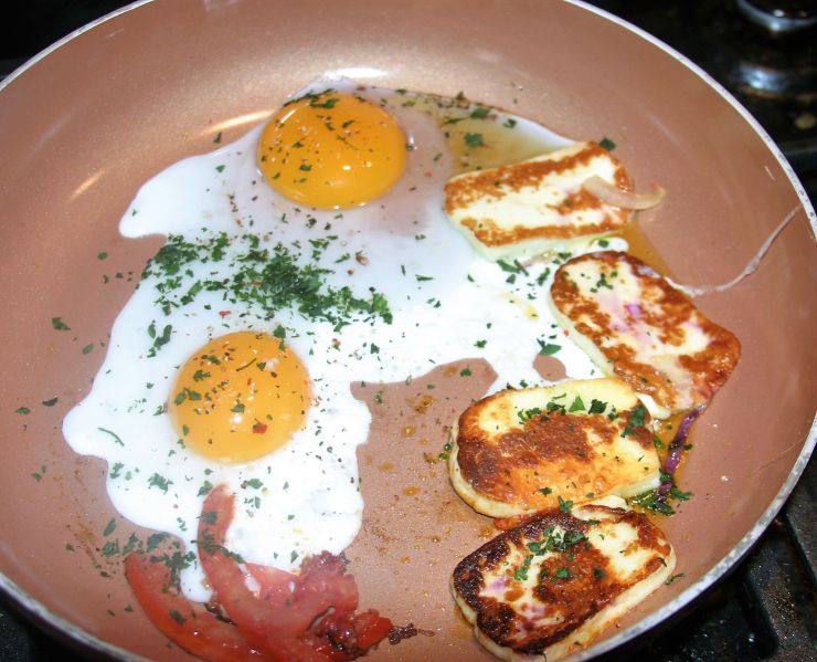 Duck Eggs Fried with Halloumi Cheese.JPG