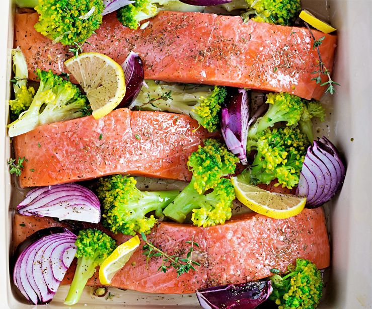 salmon-broccoli-and-red-onion-slices tray.jpg