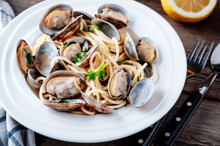 traditional-italian-seafood-pasta-with-clams-spagh-2021-08-26-16-01-15-utc.jpg