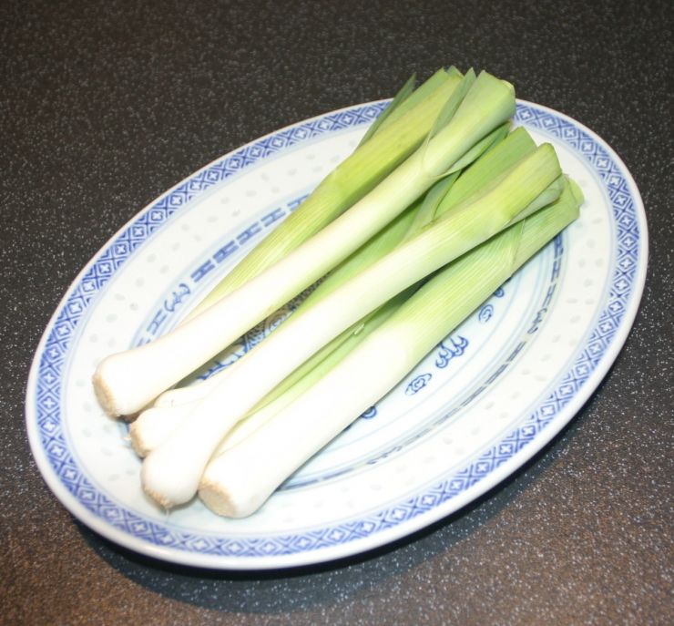 Baby leeks for the Pork Pie.jpg